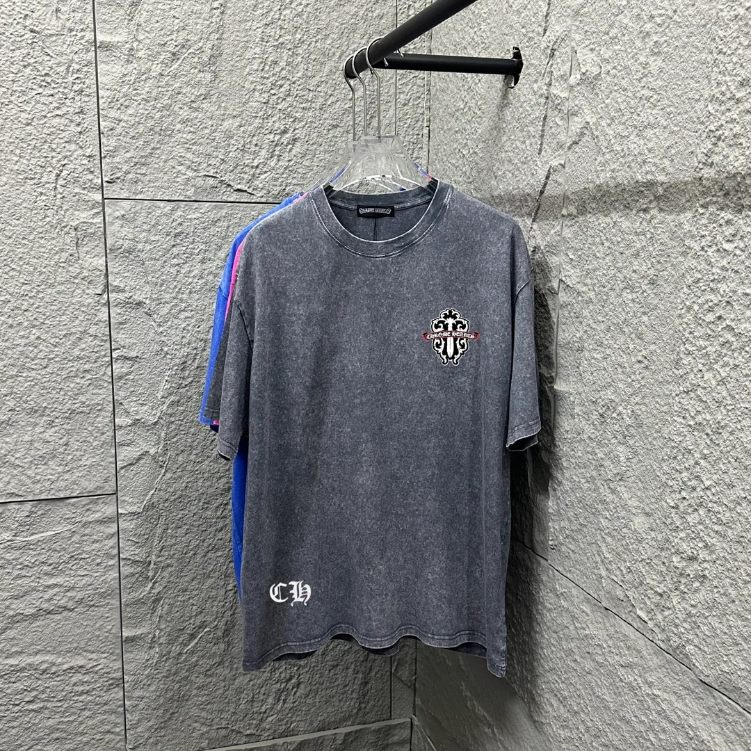 🅿️180 CH* Crow Heart* 2025 spring and summer new style Snowflake distressed washed retro round neck short sleeves Chest and front logo Front and back cross horseshoe print Customized fabric Short-sleeved T-shirt Unisex Size: S M L XL XXL Color: Snowflake Black Snowflake Gray Snowflake Pink Snowflake Blue